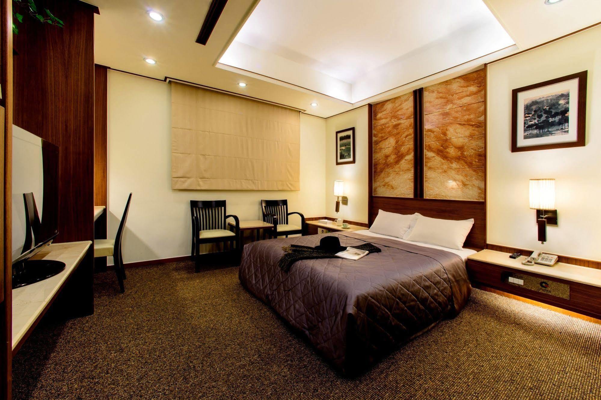 Kao Yuan Hotel - Zhong Shan Taichung Esterno foto