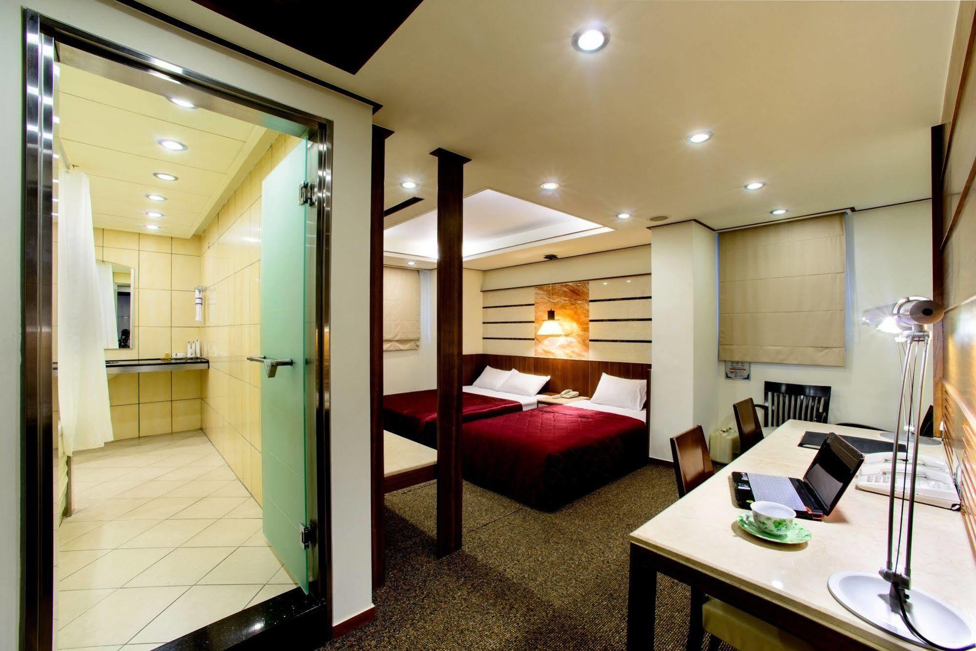 Kao Yuan Hotel - Zhong Shan Taichung Esterno foto