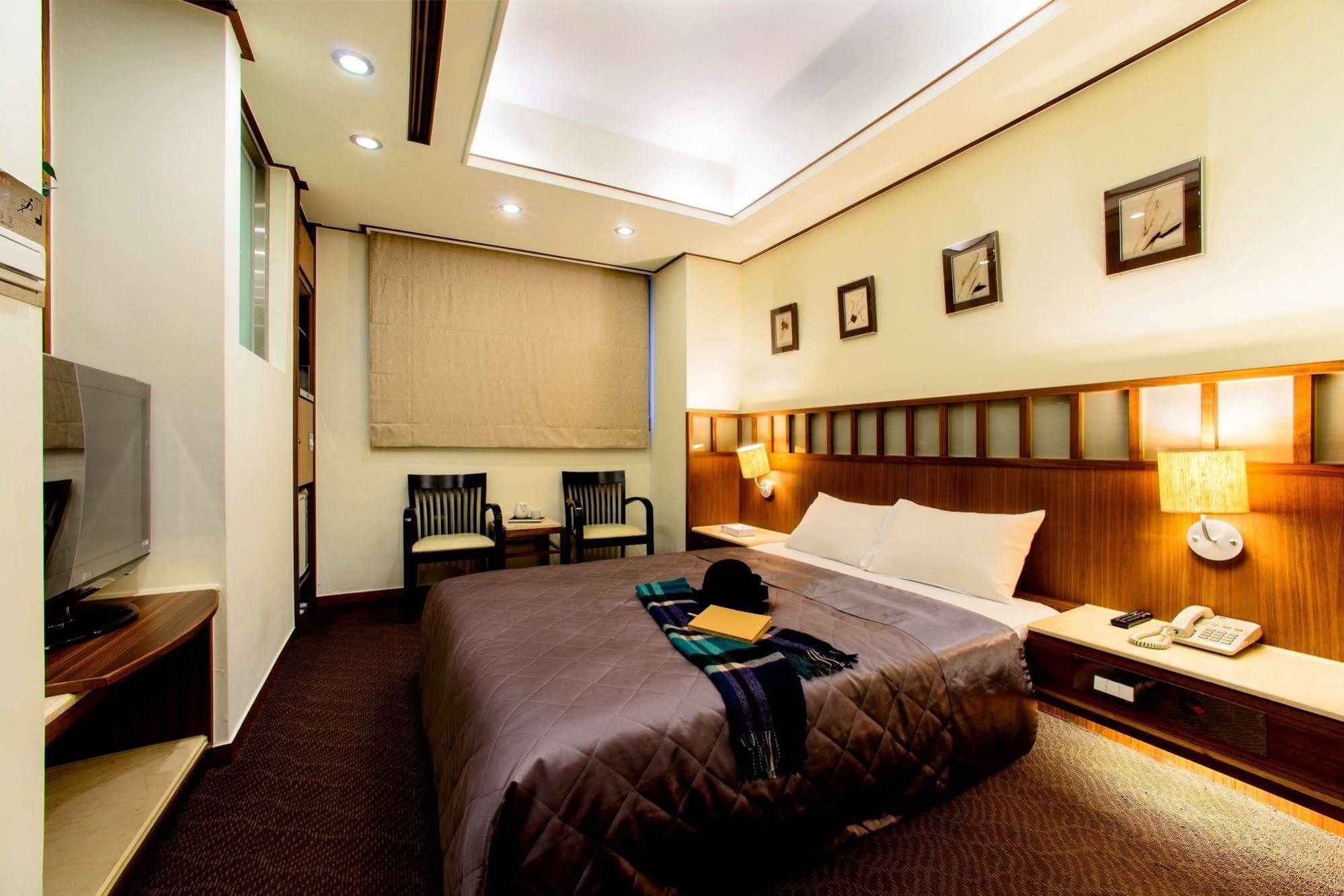 Kao Yuan Hotel - Zhong Shan Taichung Esterno foto