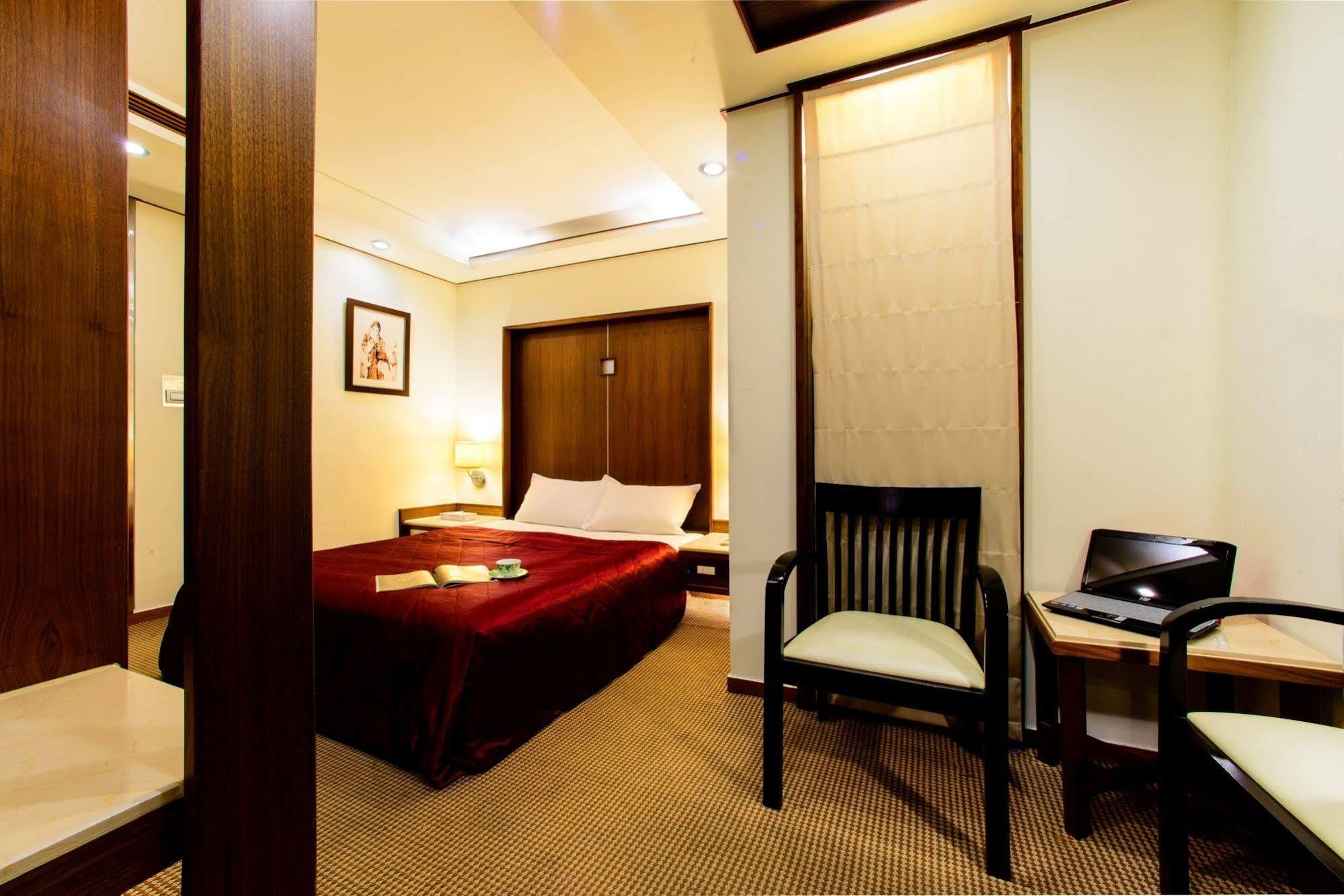 Kao Yuan Hotel - Zhong Shan Taichung Esterno foto